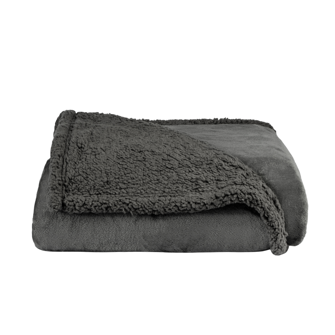 AquaLuxe™ - Waterproof Sherpa Blanket